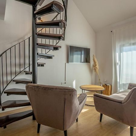Апартаменты Apartman Rojo Омиш Экстерьер фото